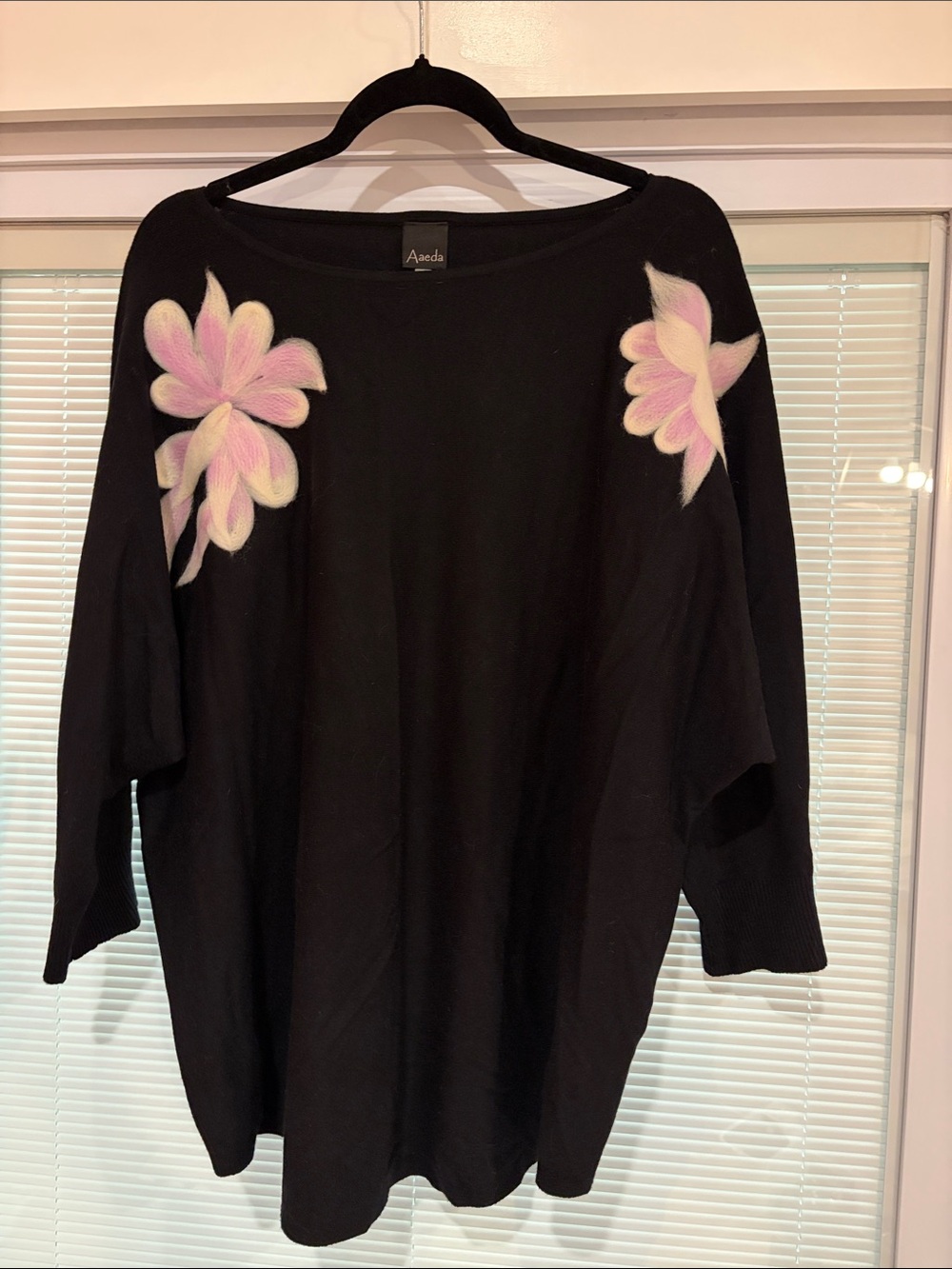 Aaeda Black Floral Sweater Size 2X
